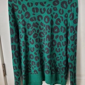Green and gorgeous leopard print A New Day XL sweater.